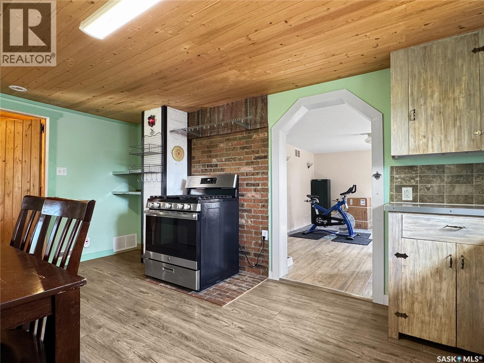 205 4th STREET E - 3