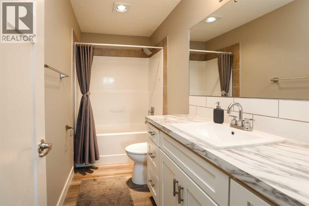 408 11B Street — photo 25