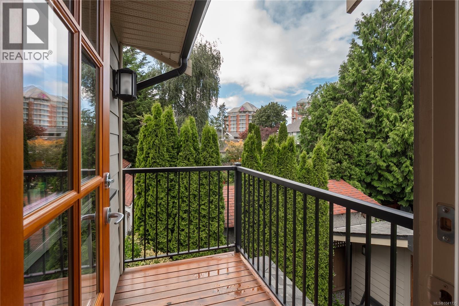  216 Superior Street, Victoria