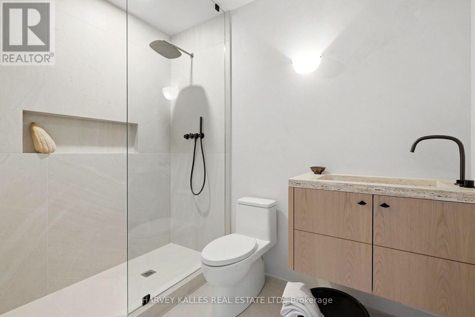 #304 1 FOREST HILL ROAD - 16