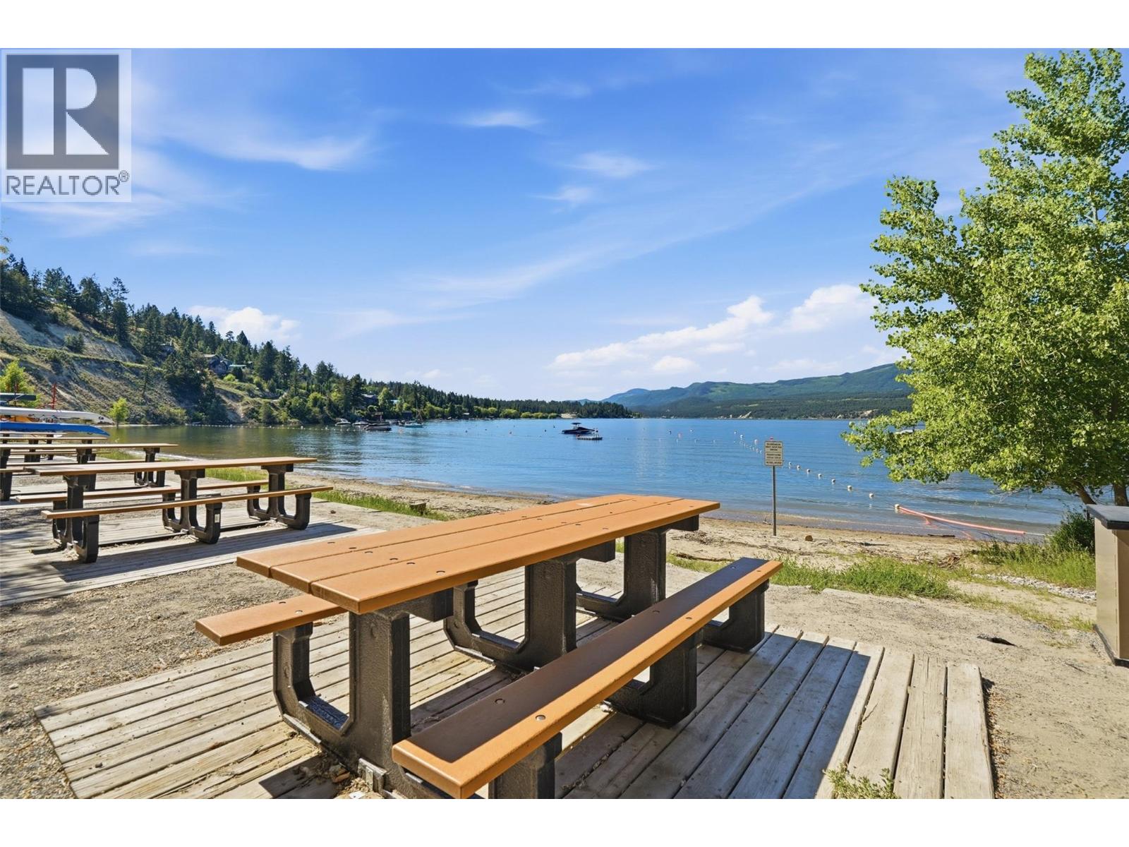 1210 Swansea Crescent - 4