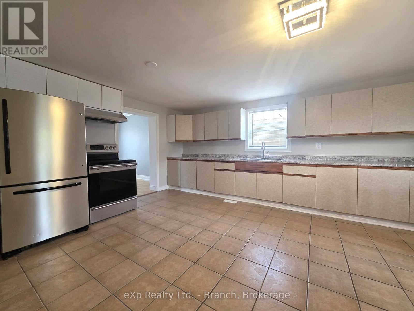 4 BARON STREET - 11