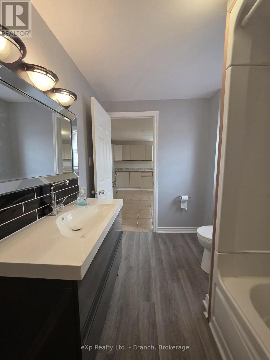 4 BARON STREET - 14