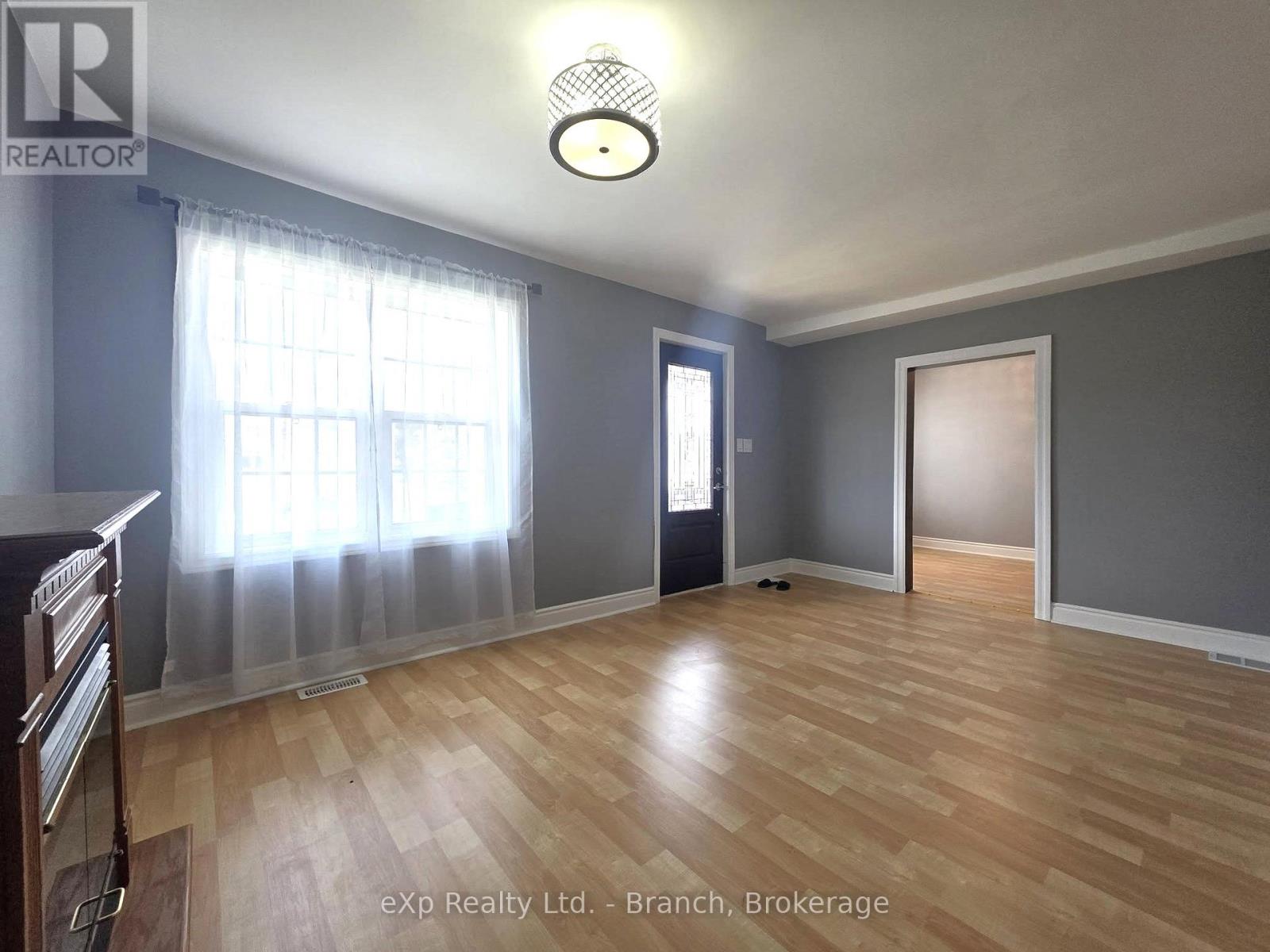 4 BARON STREET - 8