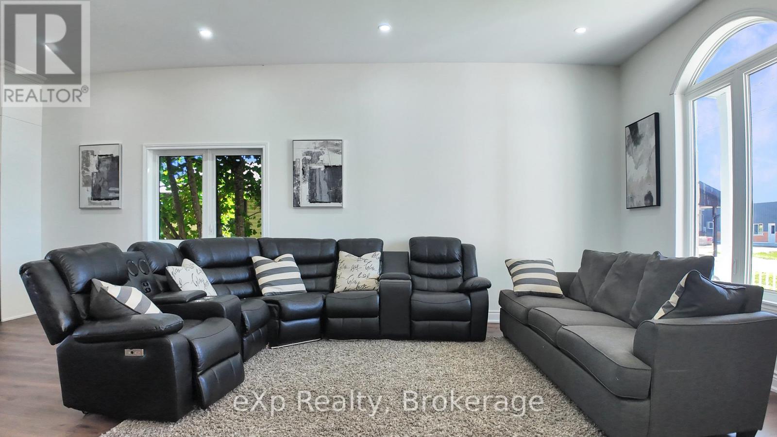 221 FORLER STREET - 4