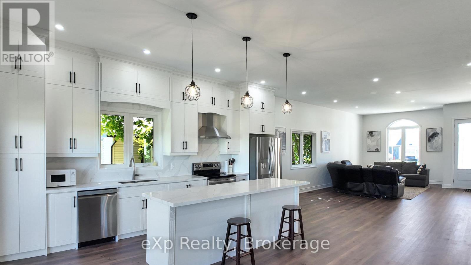 221 FORLER STREET - 8