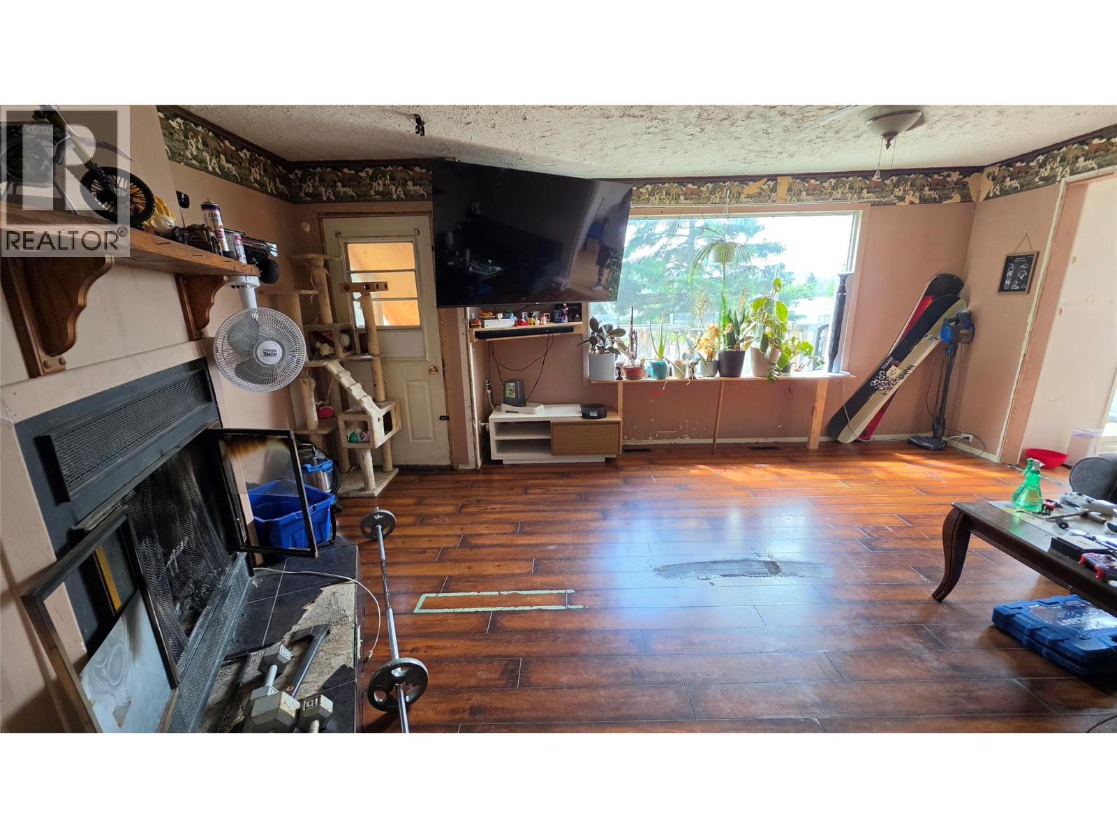 1416 94 Avenue - 4