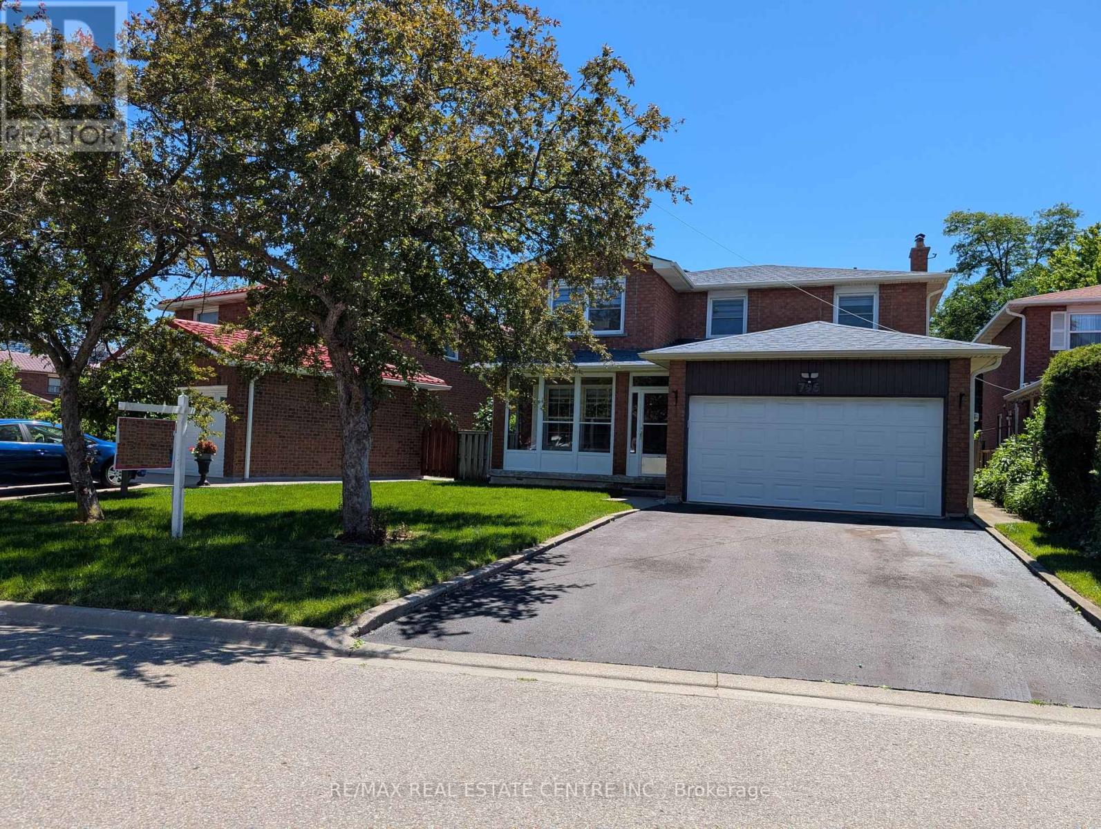 796 BUCKINGHAM COURT - 3
