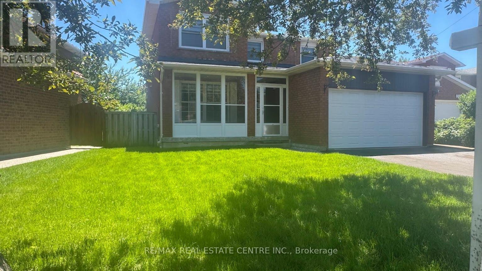 796 BUCKINGHAM COURT - 4