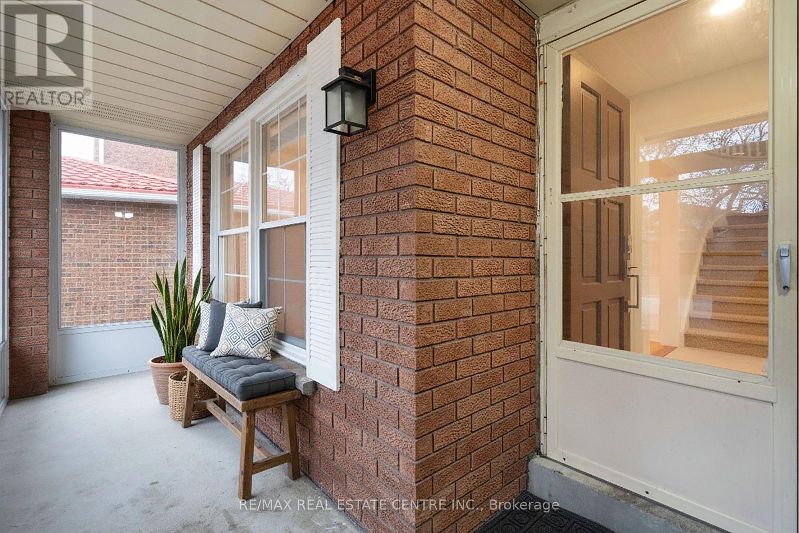796 BUCKINGHAM COURT - 9