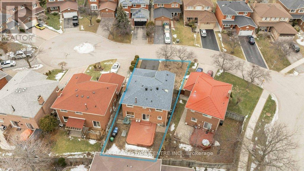 796 BUCKINGHAM COURT - 5