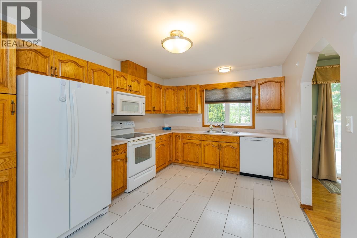 633 JOHNSON STREET - 4