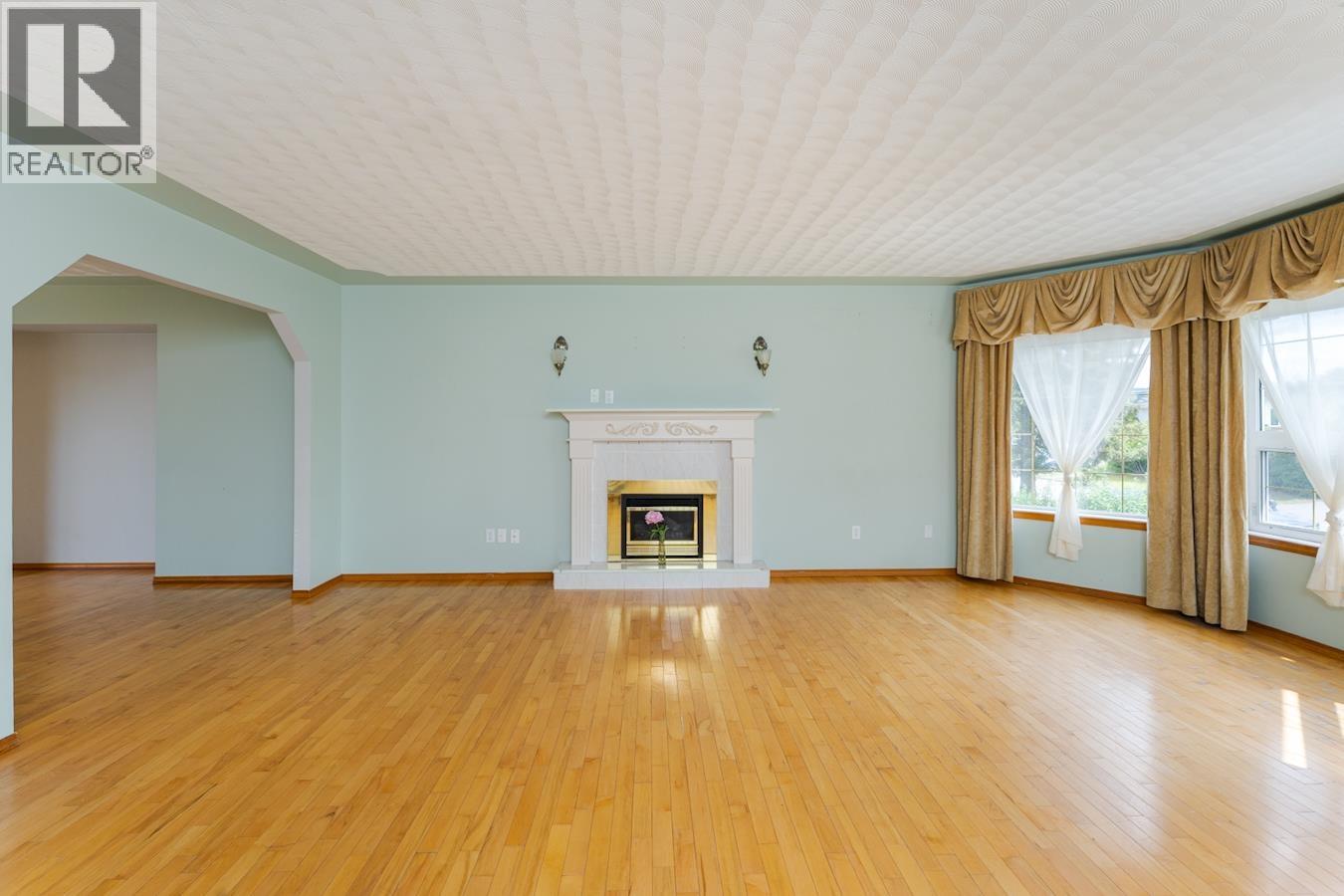 633 JOHNSON STREET - 13