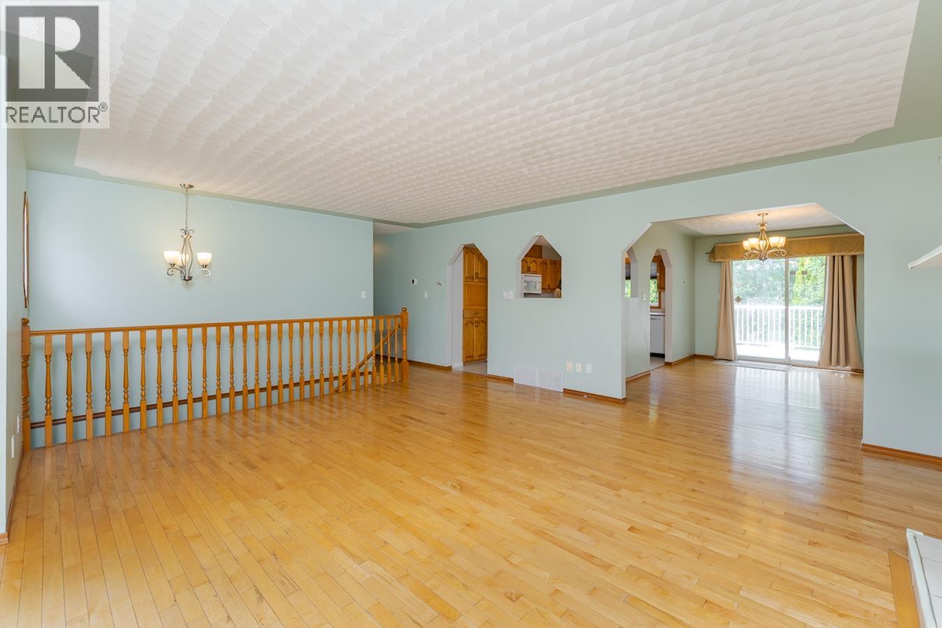 633 JOHNSON STREET - 11