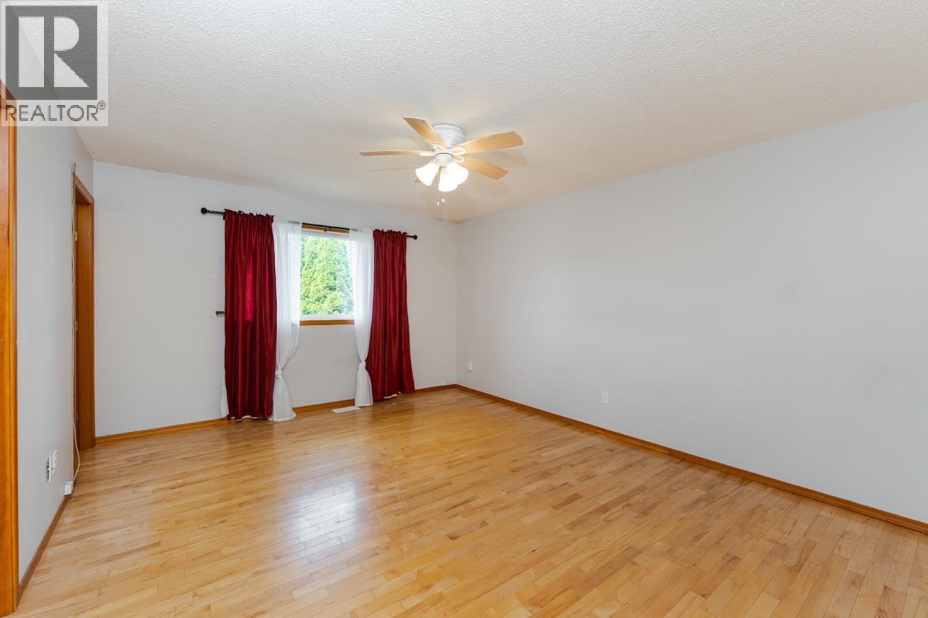 633 JOHNSON STREET - 17