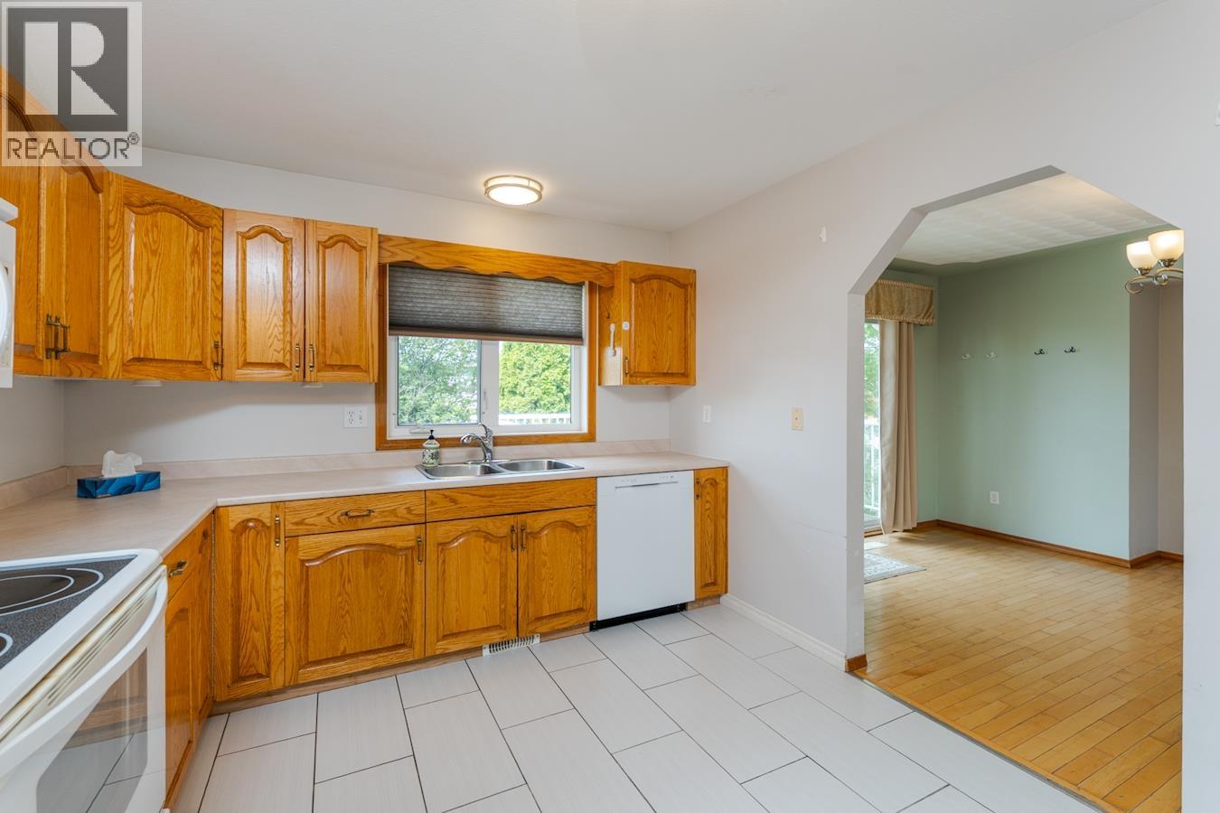 633 JOHNSON STREET - 3