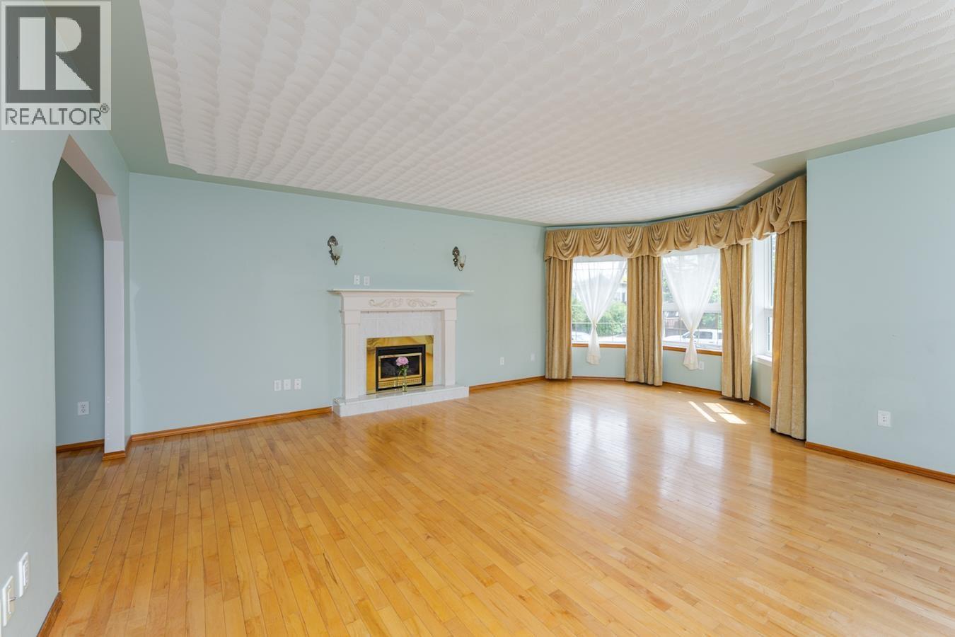 633 JOHNSON STREET - 14