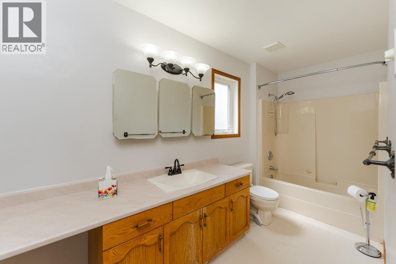 633 JOHNSON STREET - 25