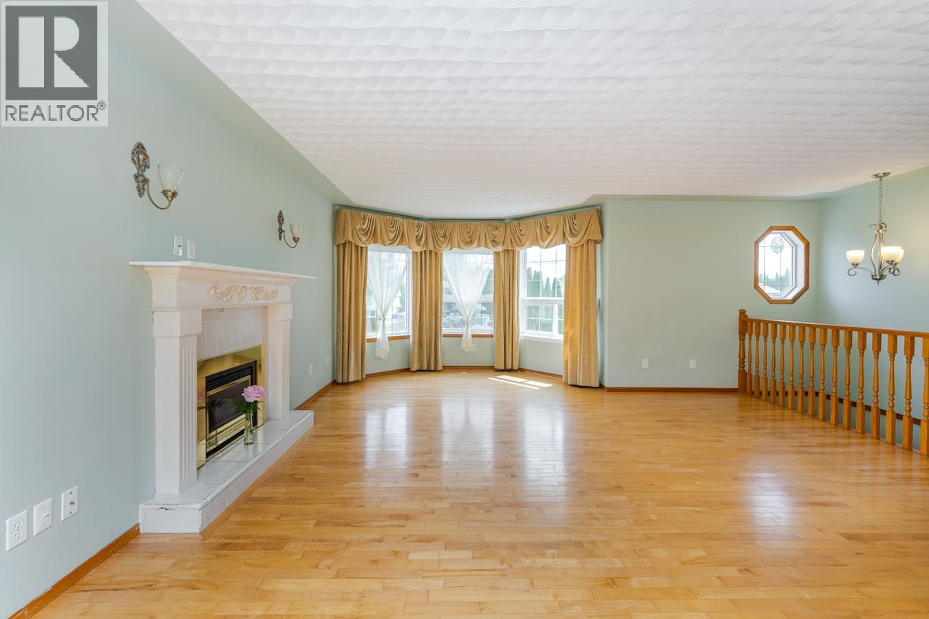 633 JOHNSON STREET - 12