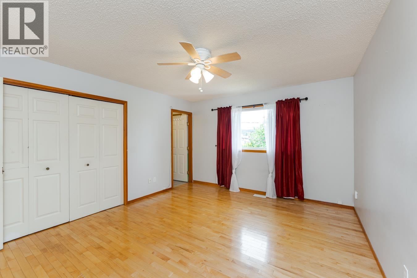 633 JOHNSON STREET - 18