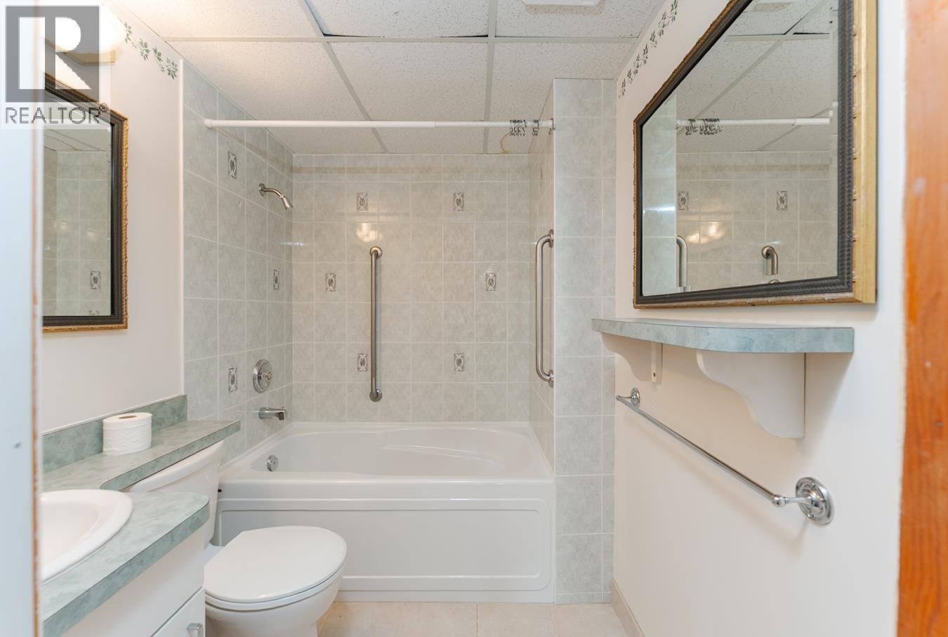 633 JOHNSON STREET - 24