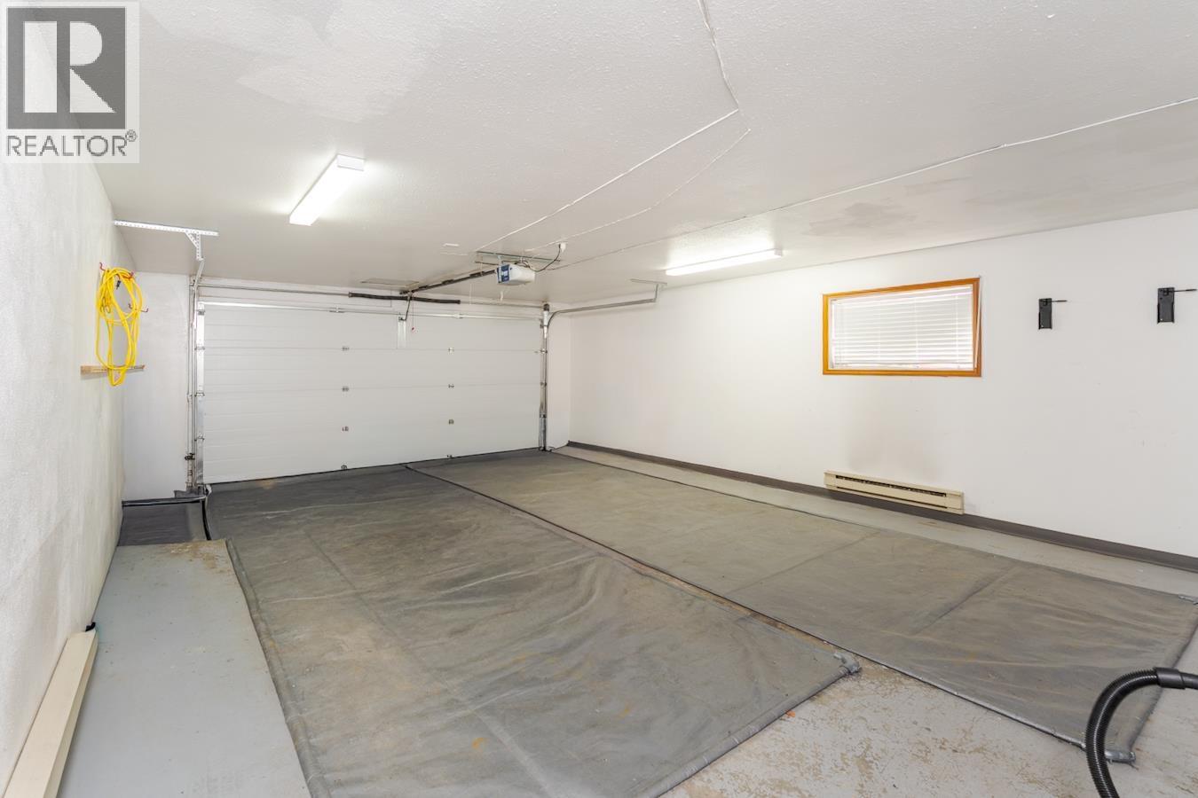 633 JOHNSON STREET - 32