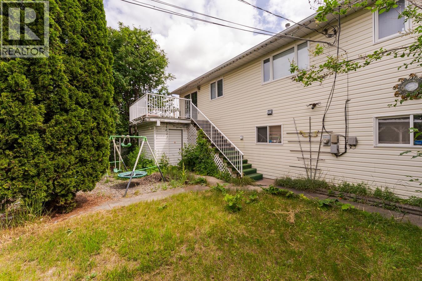 633 JOHNSON STREET - 37