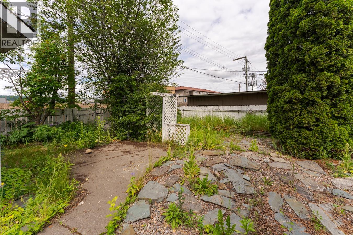 633 JOHNSON STREET - 36