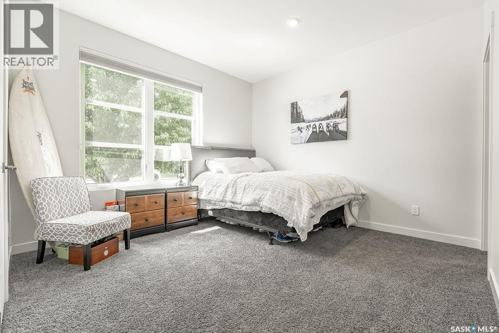 1302 Edward AVENUE — photo 10