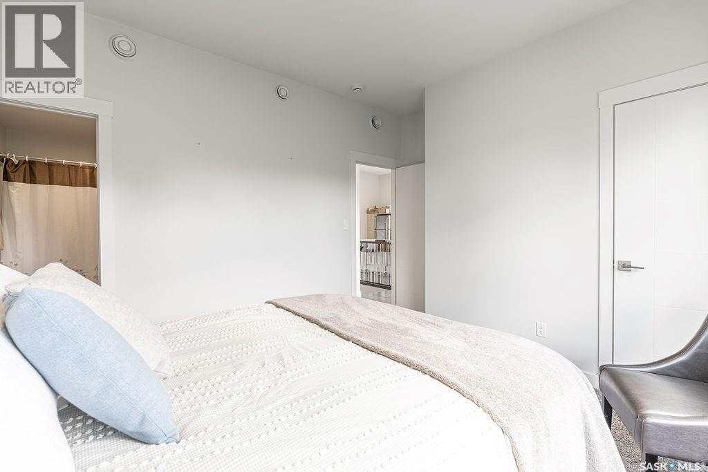1302 Edward AVENUE — photo 41
