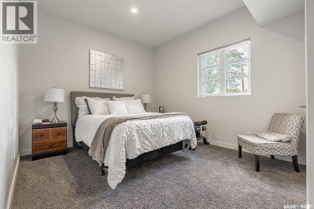 1302 Edward AVENUE — photo 43