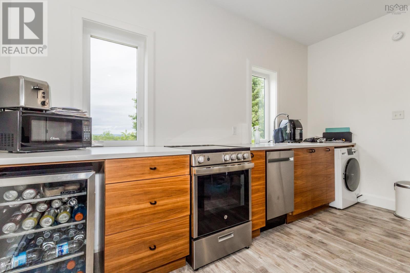 65 Jessicas Way - 32