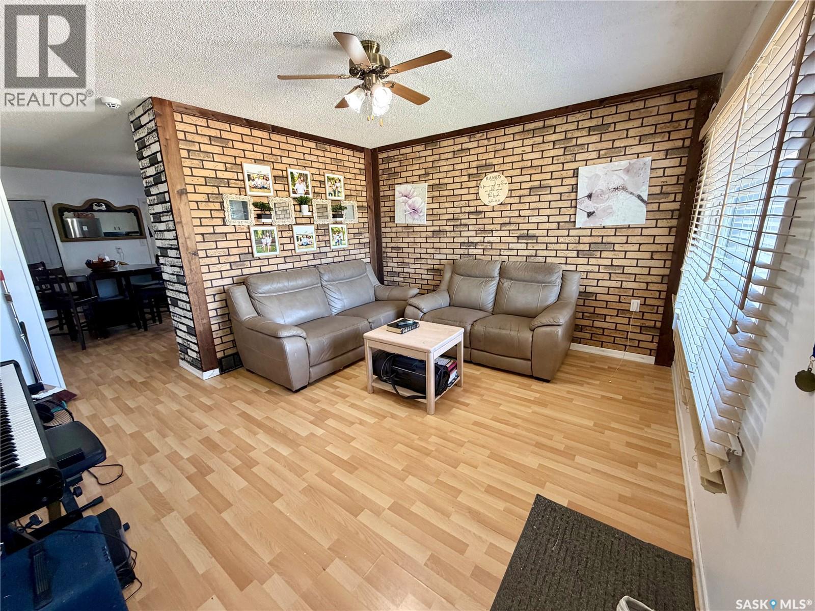 85 13th AVENUE SE - 2
