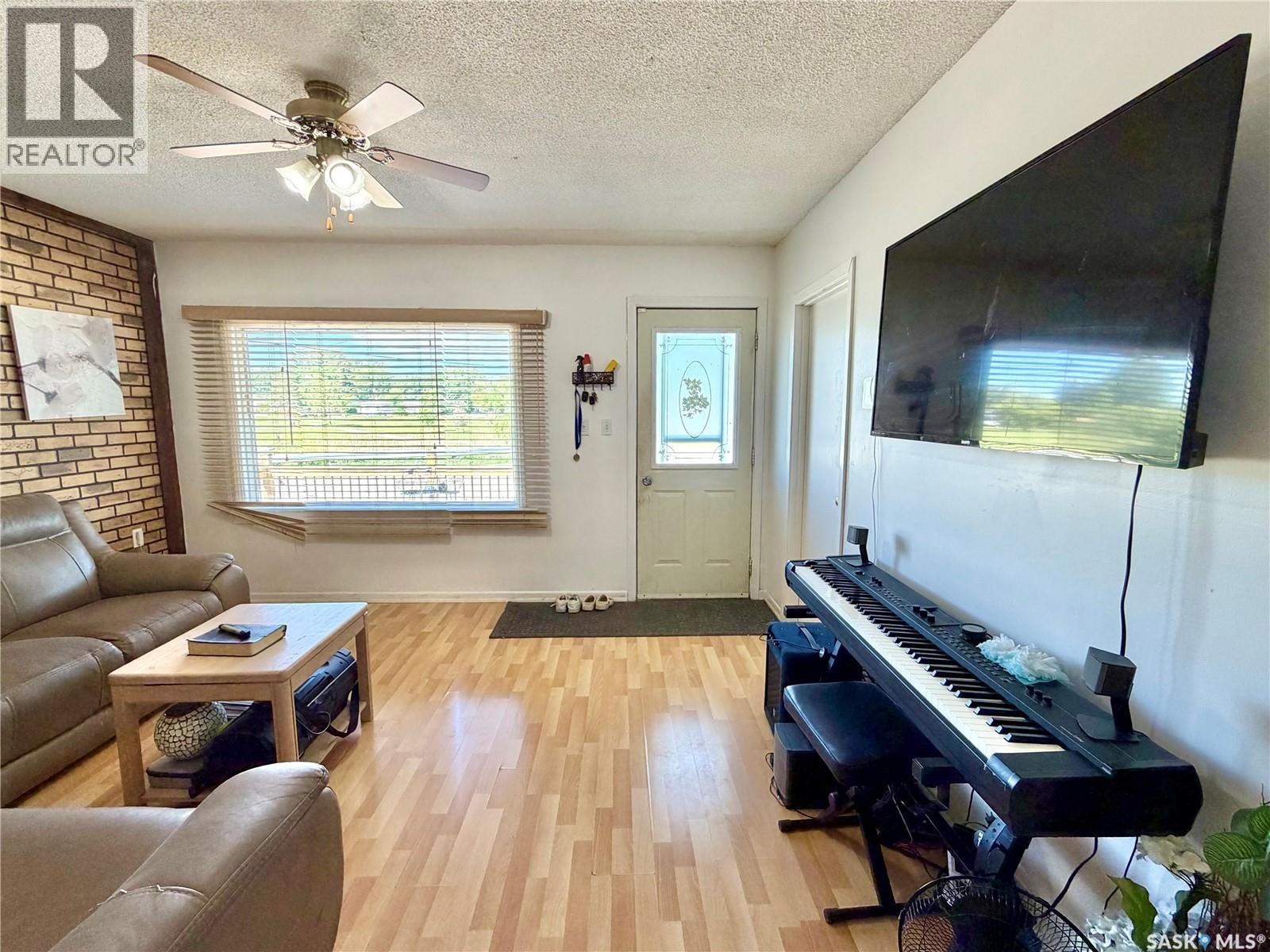 85 13th AVENUE SE - 4