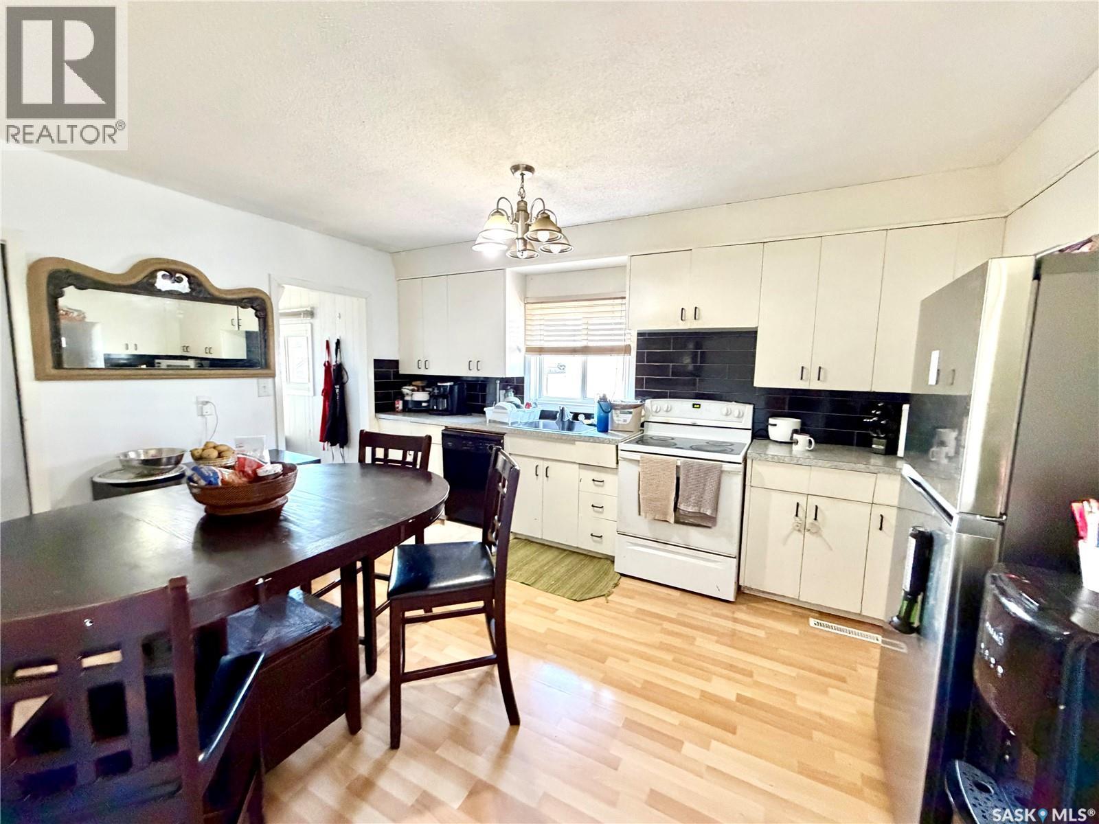 85 13th AVENUE SE - 5