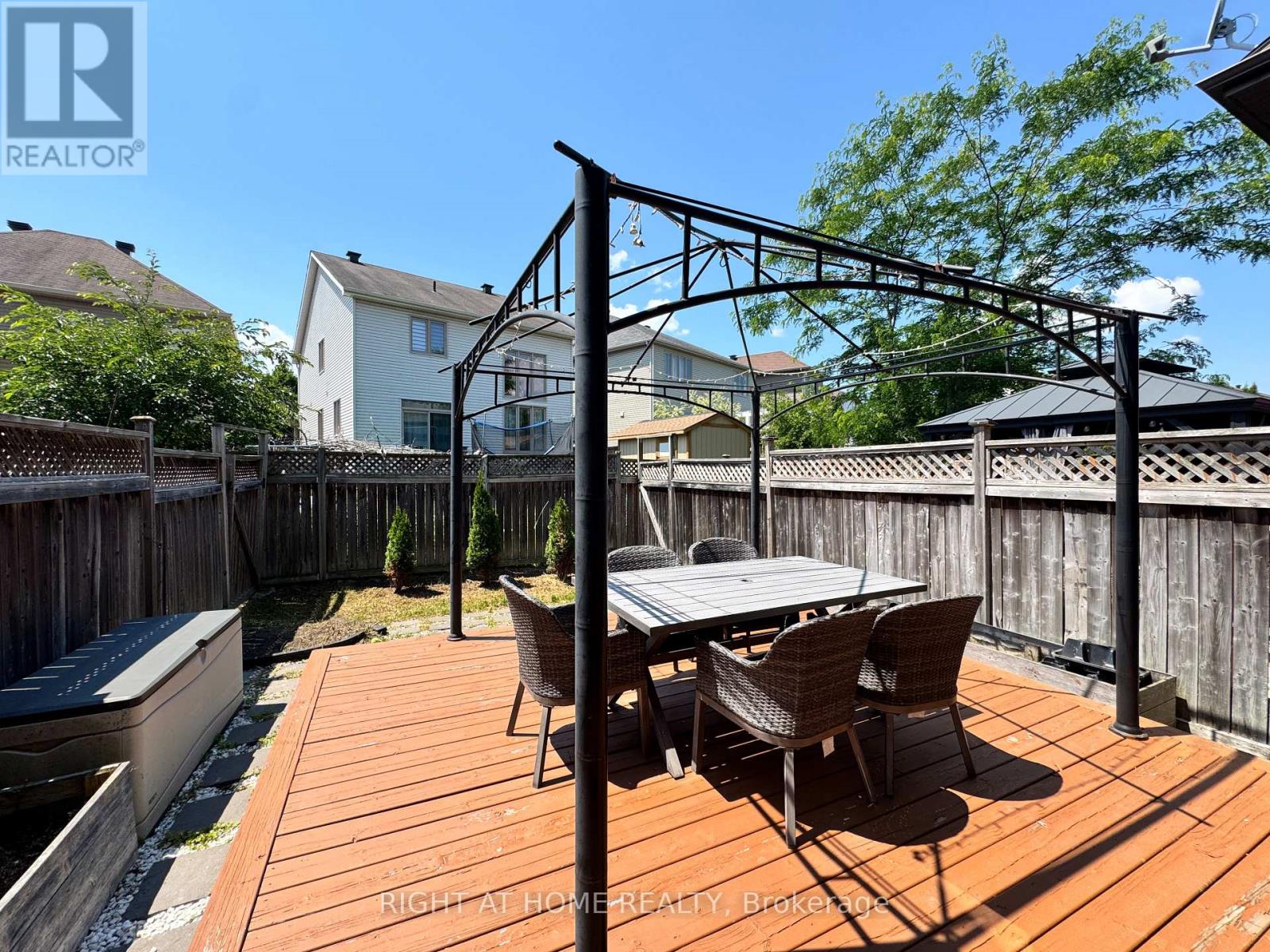 3 Bed, 3 Bath House for Rent in Ottawa – 204 BADGELEY AVENUE, Ottawa – MLS# X13499136 - Image 21