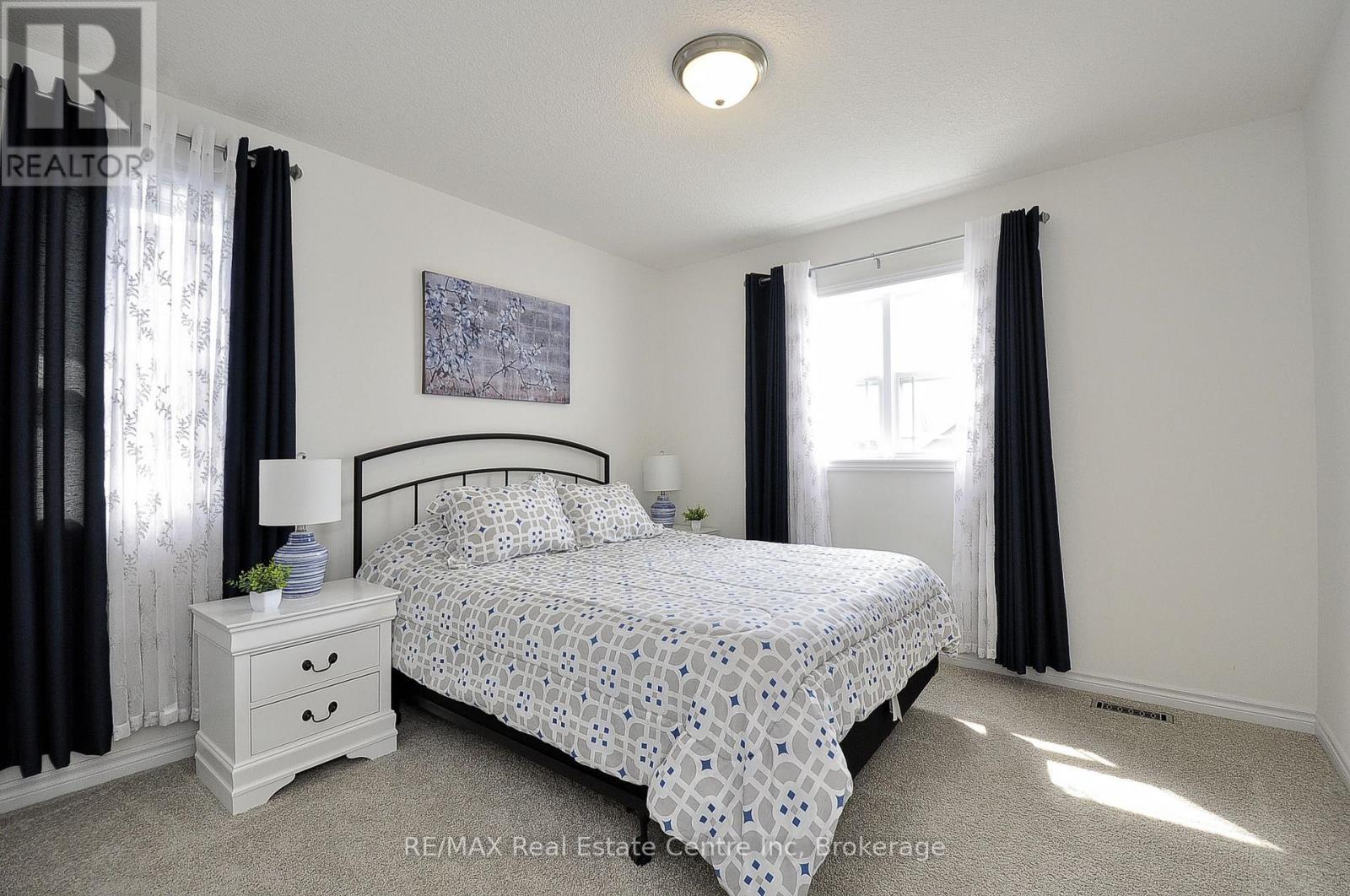 82 CURTIS STREET S - 26