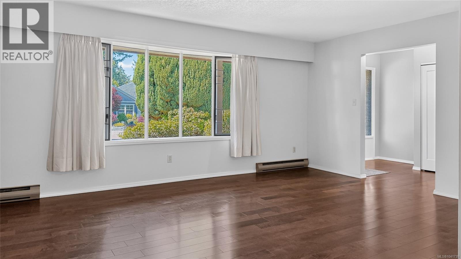 1568 Marine Cir - 10