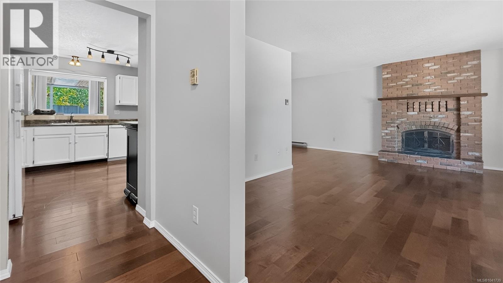 1568 Marine Cir - 13