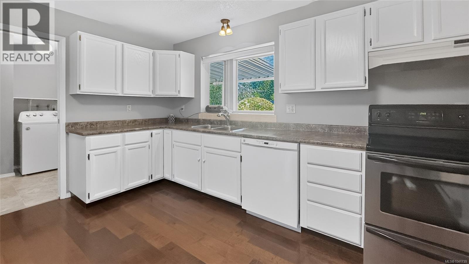 1568 Marine Cir - 20
