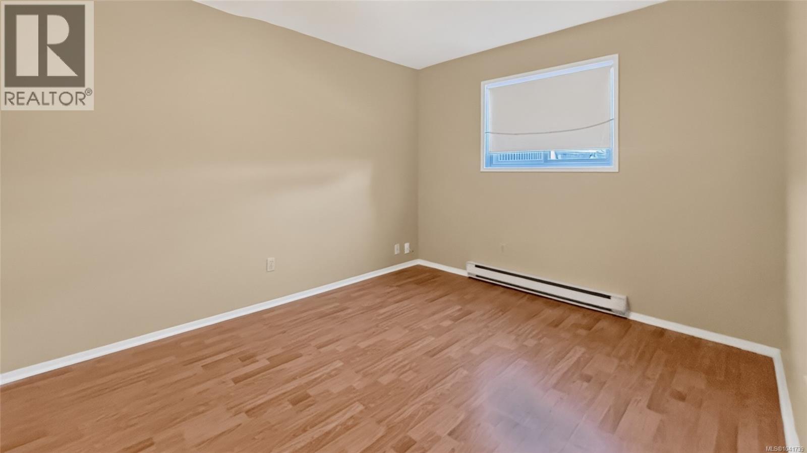 1568 Marine Cir - 33