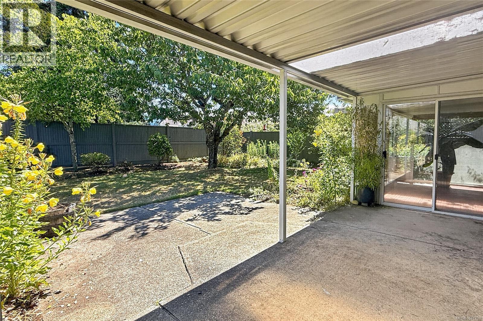 1568 Marine Cir - 43