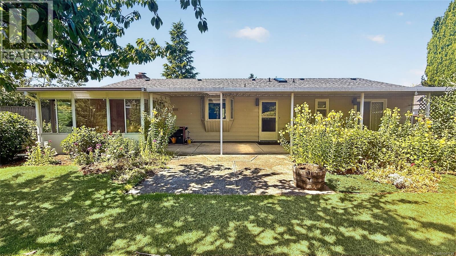 1568 Marine Cir - 39