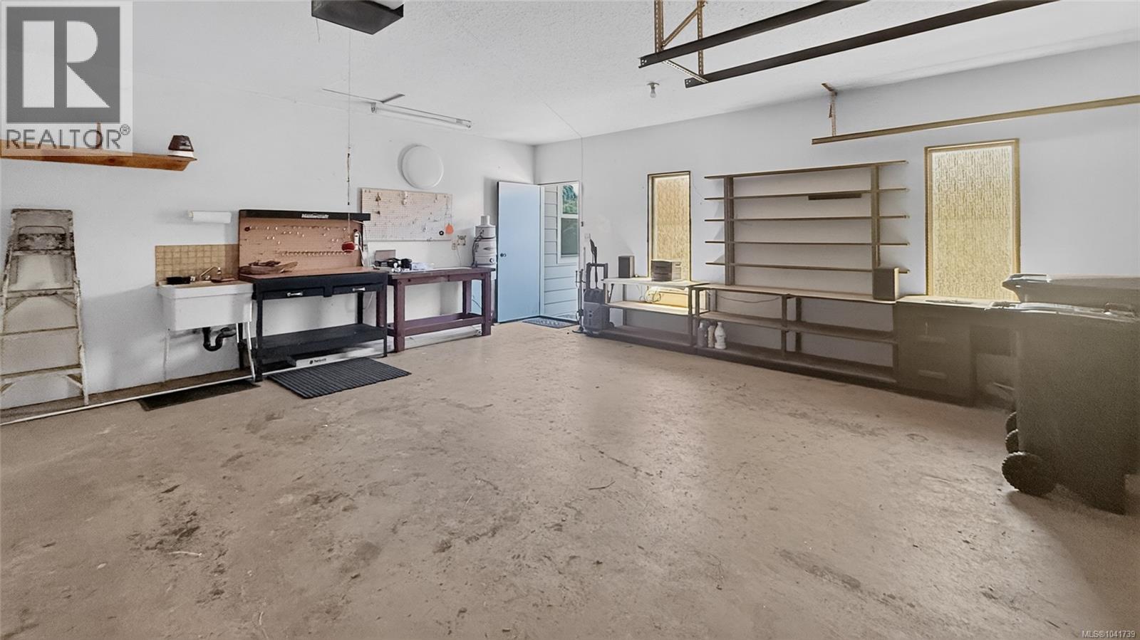 1568 Marine Cir - 34