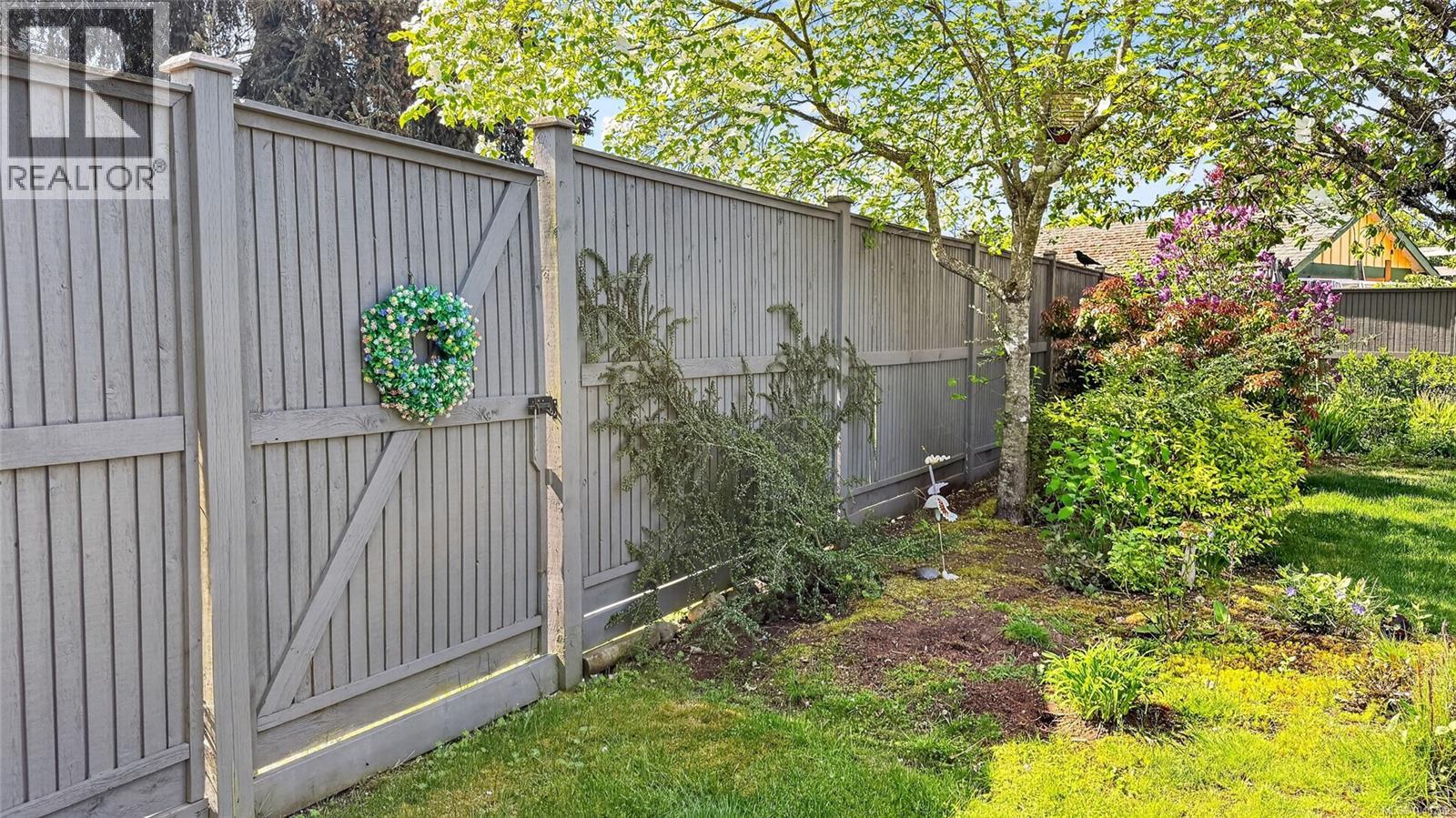 1568 Marine Cir - 36