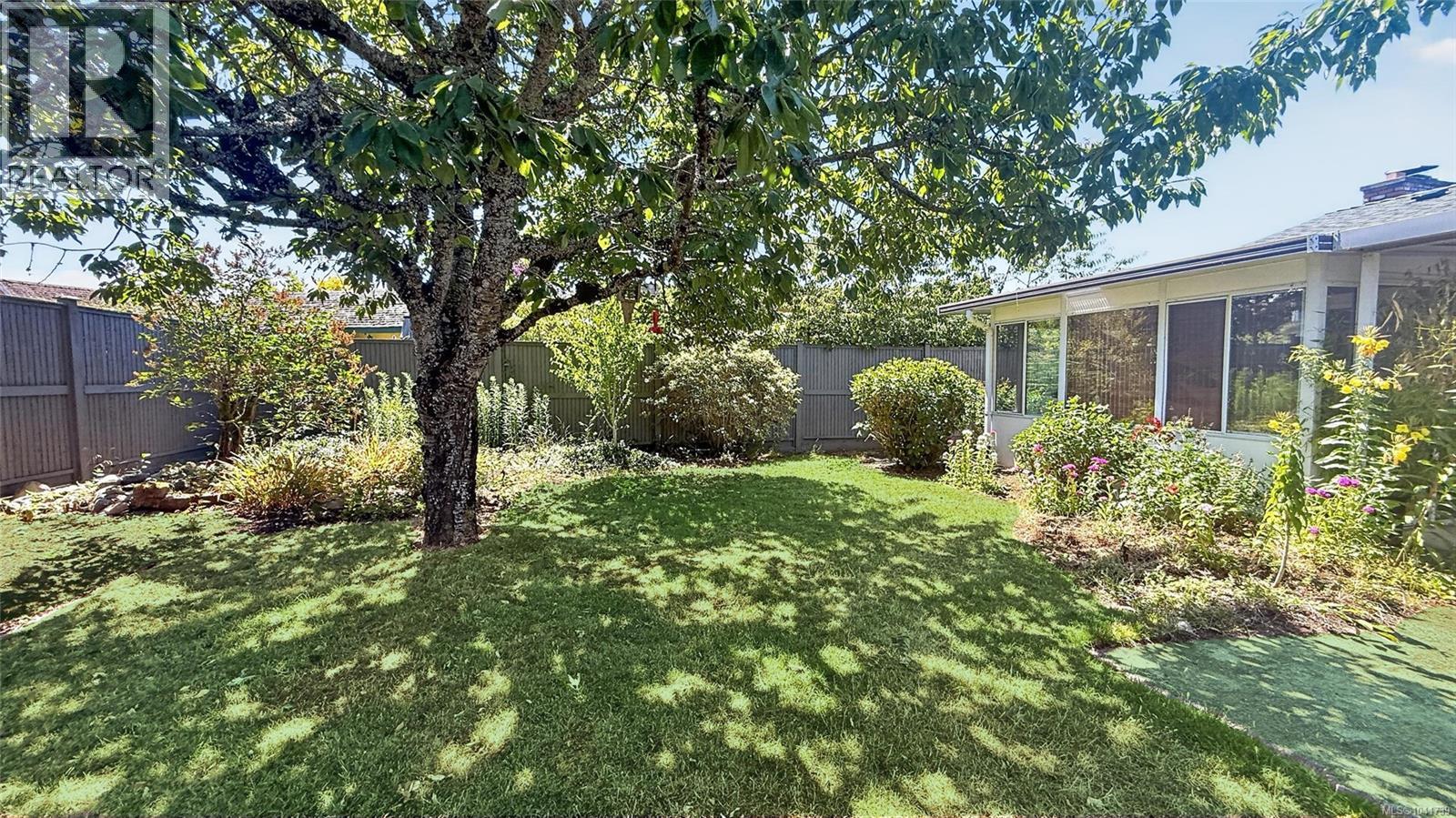 1568 Marine Cir - 40