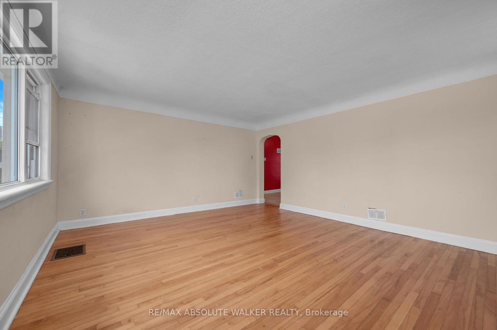 3 – 131 DAGMAR AVENUE, Ottawa, ON. Home613. By Peter Sagos - Image 6