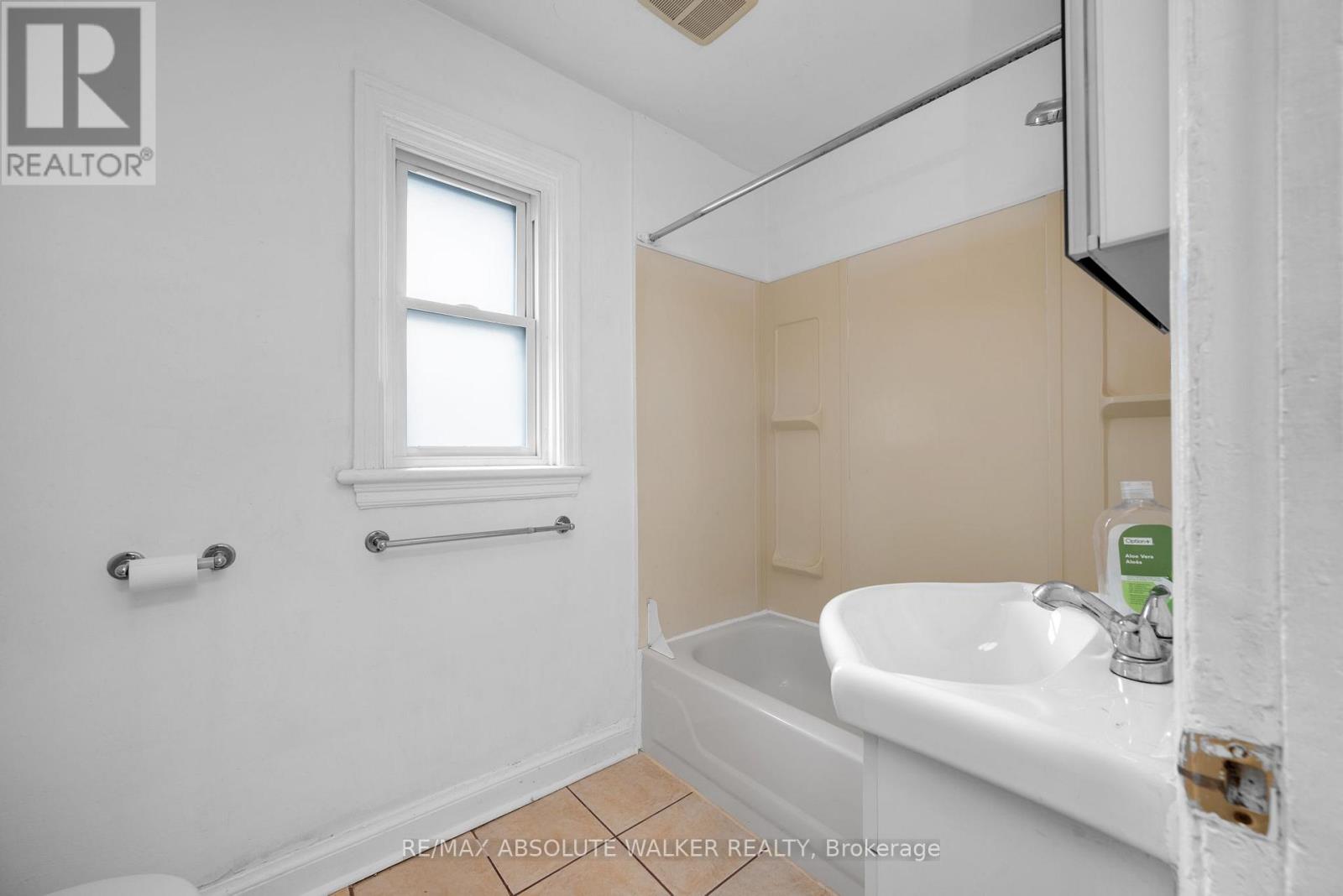3 – 131 DAGMAR AVENUE, Ottawa, ON. Home613. By Peter Sagos - Image 26