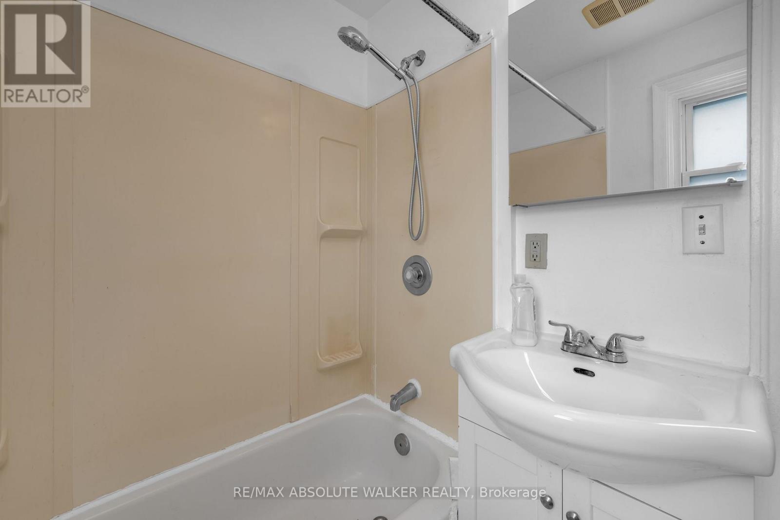 3 – 131 DAGMAR AVENUE, Ottawa, ON. Home613. By Peter Sagos - Image 27