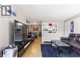 Entrance - 306 1525 Hillside Ave, Victoria, BC V8T2C1 Photo 8